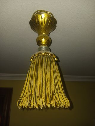 Lampara techo dorada flecos