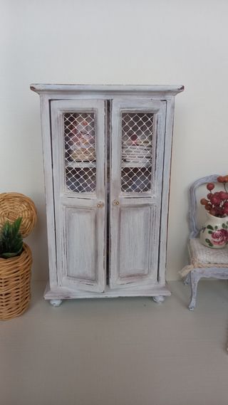 Mini Armadio Shabby Chic per Casa delle Bambole