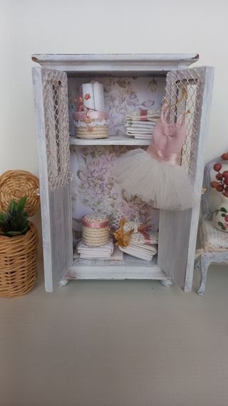 Mini Armadio Shabby Chic per Casa delle Bambole