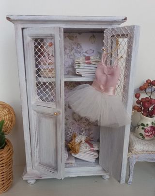 Mini Armadio Shabby Chic per Casa delle Bambole