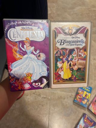 VHS Disney: Cenicienta y Blancanieves