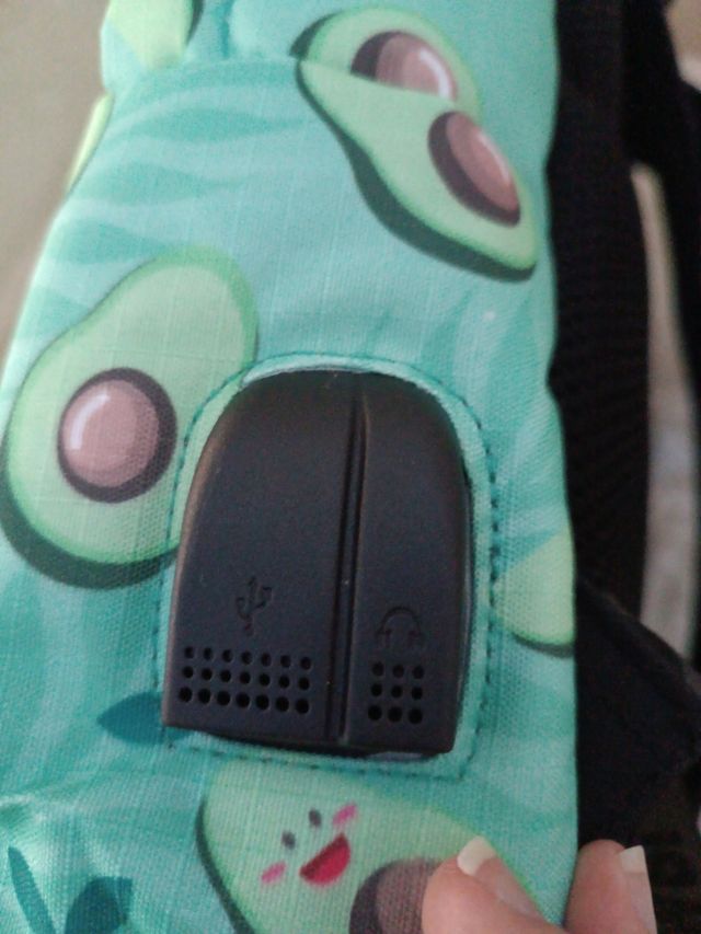 Mochila Oh My Pop! y estuche. Modelo aguacates.