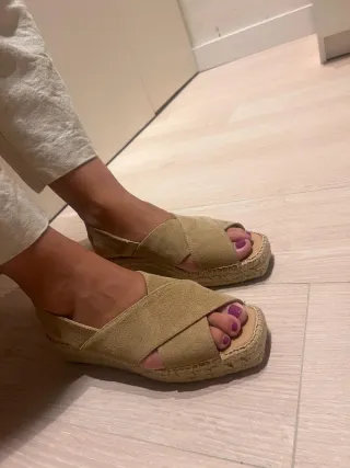 Sandalias Polka beige mujer