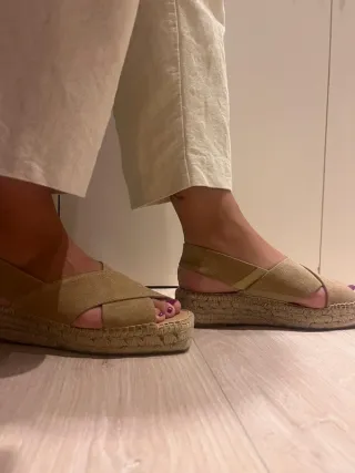 Sandalias Polka beige mujer