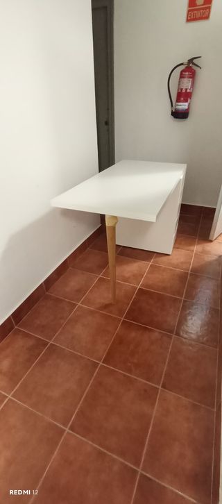Escritorio blanco - Mesa de trabajo