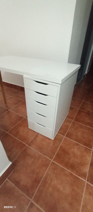 Escritorio blanco - Mesa de trabajo