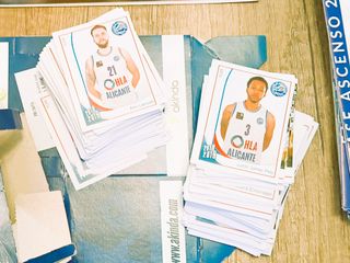 LUCENTUM HLA BALONCESTO ALBUM CROMOS REVISTAS