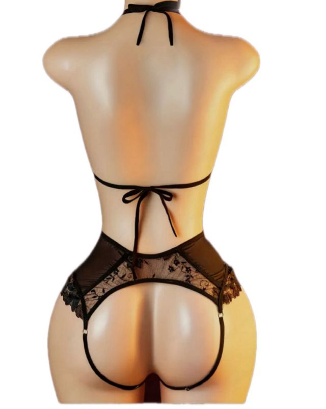 Lencería negra sexy