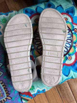 Sandalias Valerias doradas, grises y blancas 38.