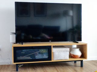 Mueble TV madera-metal negro