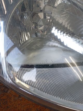 Faro delantero derecho Ford Focus MK1.
