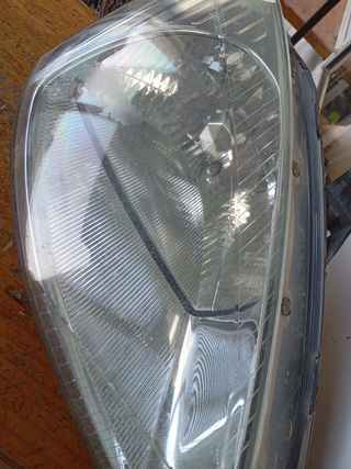 Faro delantero derecho Ford Focus MK1.