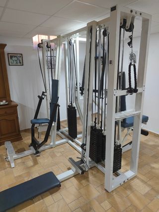 Máquina musculación multi-estación