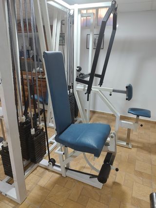 Máquina musculación multi-estación