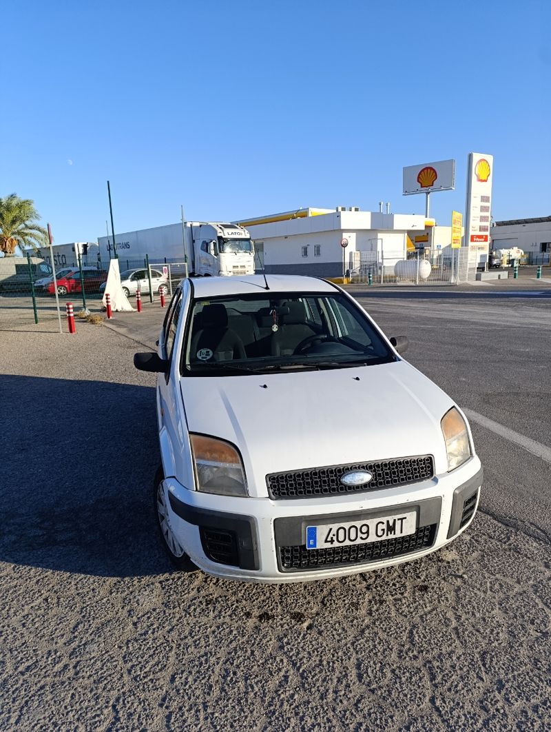 Ford Fusion 2009 - foto 1
