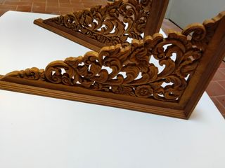 Porta mensole in legno intagliato vintage