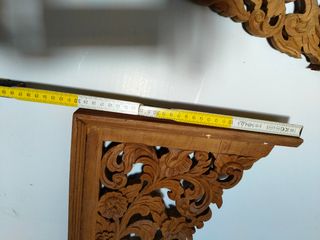 Porta mensole in legno intagliato vintage