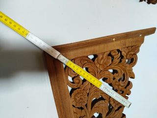 Porta mensole in legno intagliato vintage