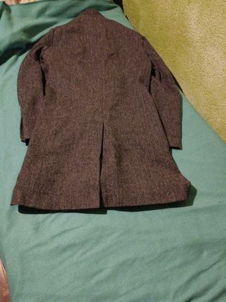 Abrigo de lana marrón y gris