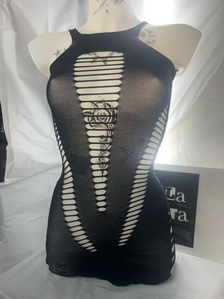 Vestito nero in rete