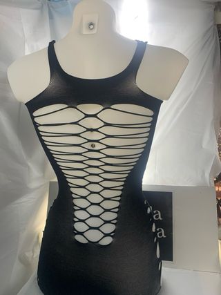 Vestito nero in rete