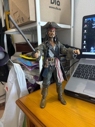 Figura Articulada Jack Sparrow • 30 Centímetros