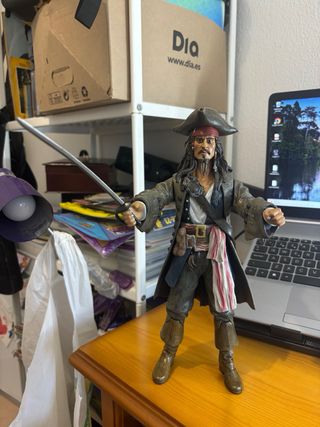 Figura Articulada Jack Sparrow • 30 Centímetros