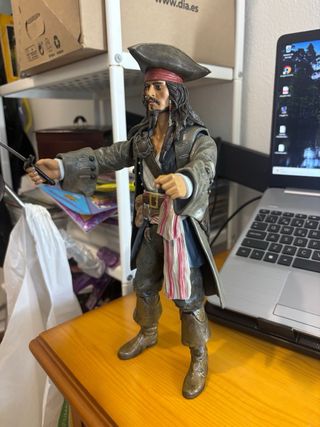 Figura Articulada Jack Sparrow • 30 Centímetros