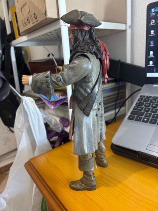 Figura Articulada Jack Sparrow • 30 Centímetros