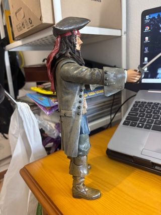 Figura Articulada Jack Sparrow • 30 Centímetros