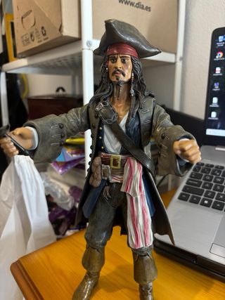Figura Articulada Jack Sparrow • 30 Centímetros