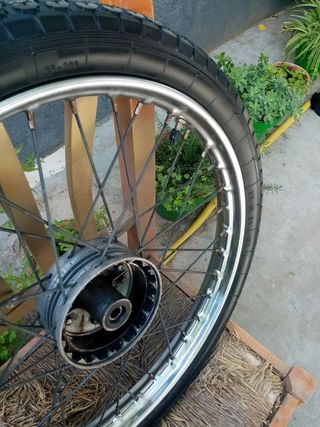 Rueda Moto Clásica para la derbi antorcha.. 