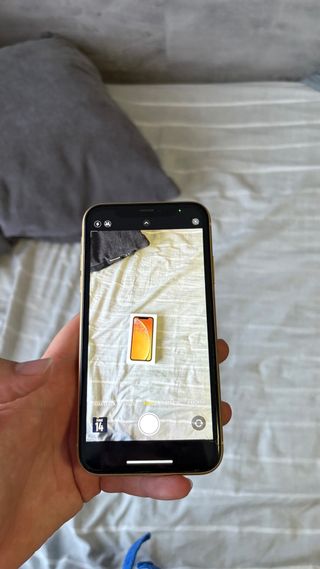iPhone XR Amarillo 128GB - Como nuevo