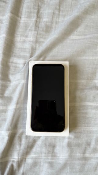 iPhone XR Amarillo 128GB - Como nuevo