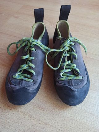 Pies de gato Simonds T.35