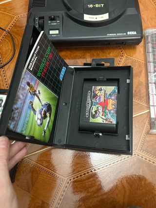 Sega Mega Drive 16-bit con giochi