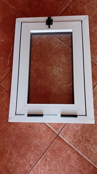 Ventana aluminio blanca