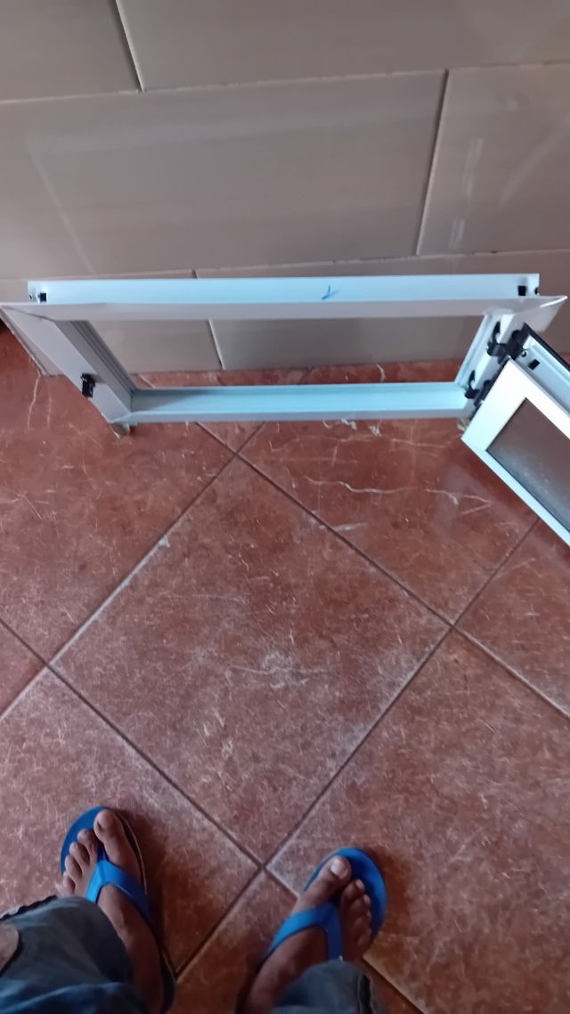 Ventana aluminio blanca