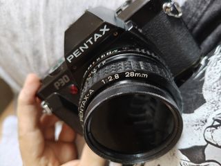 Pentax P30: Cámara réflex negra