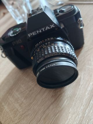 Pentax P30: Cámara réflex negra