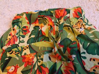 Pantalón niña estampado selva