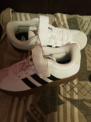 Zapatillas Adidas de niño número 31 20€