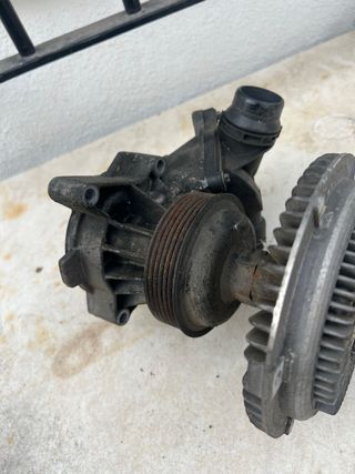Bomba agua BMW