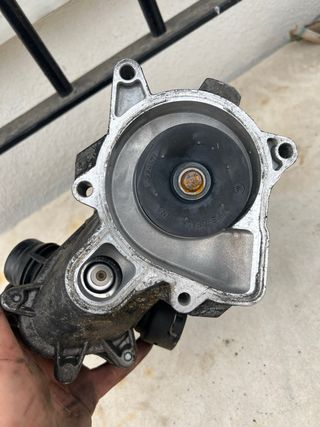 Bomba agua BMW
