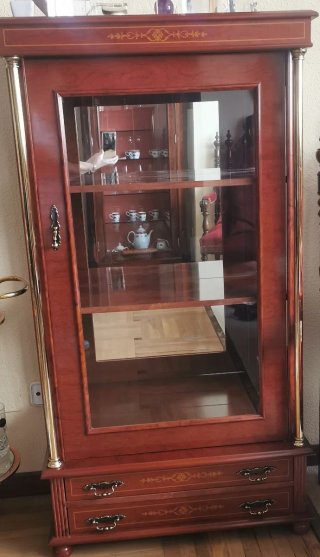 Vitrina madera con cajones