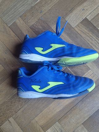 Zapatillas fútbol sala Joma - azules talla 34. 