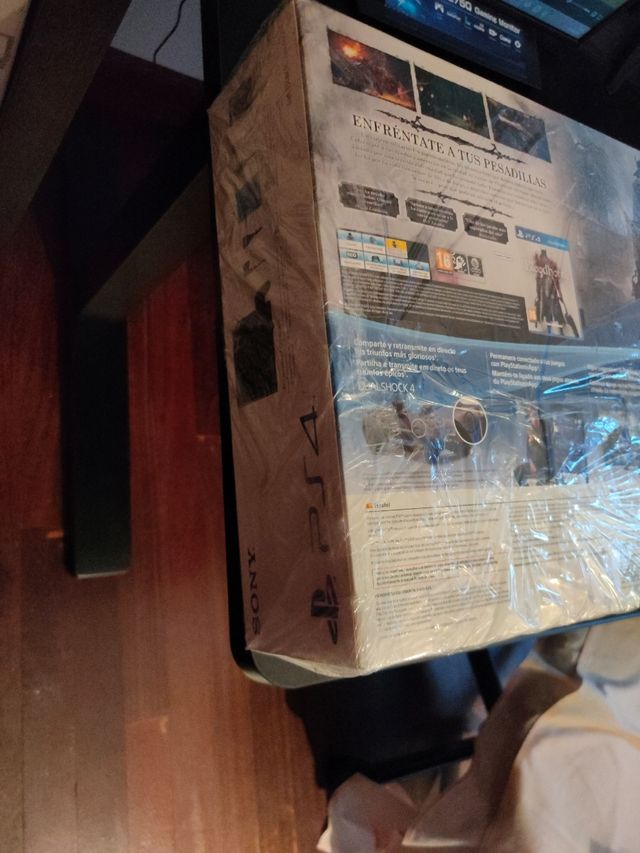 PS4 (PlayStation 4) + Bloodborne