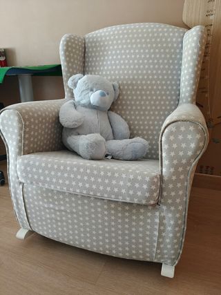 Sillón mecedora infantil con estrellas