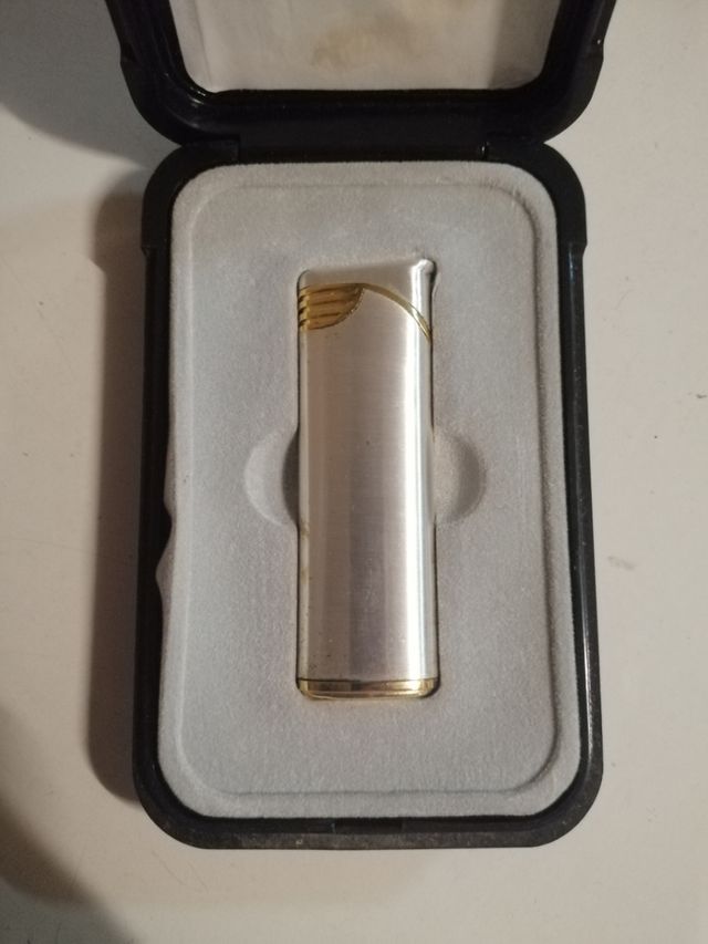 Accendino da collezione argentato