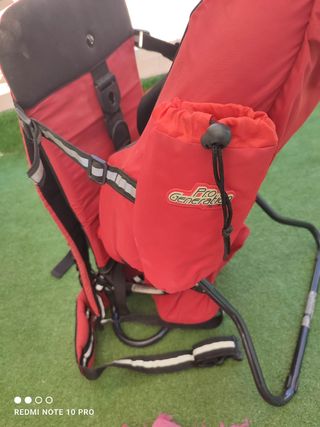 Mochila portabebés roja